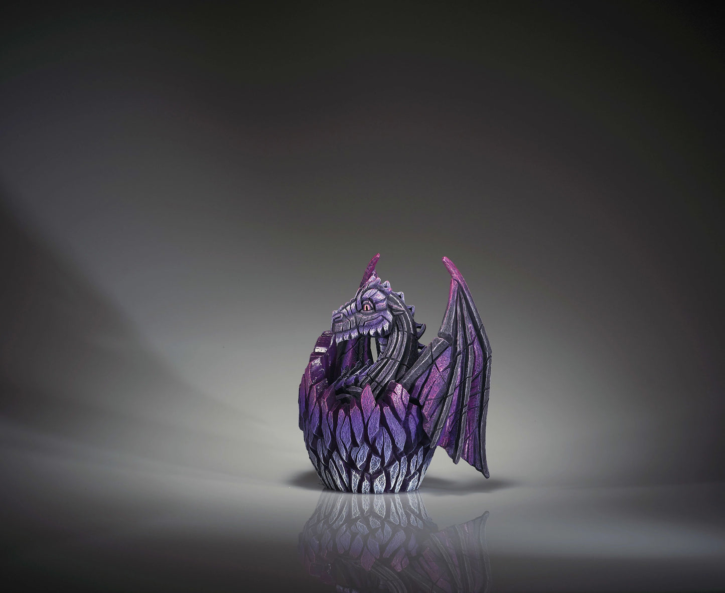 Lit Dragon Egg with Illumination